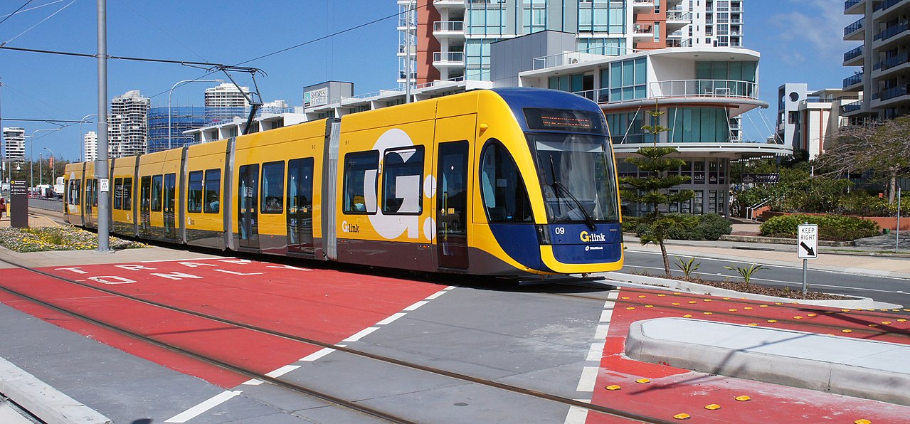 Leaving Broadwater Parklands on the Gold Coast Light Rail